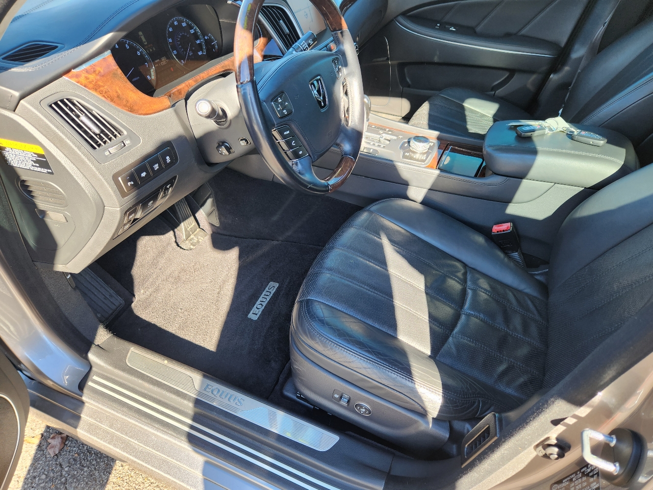 Hyundai Equus Signature 2012