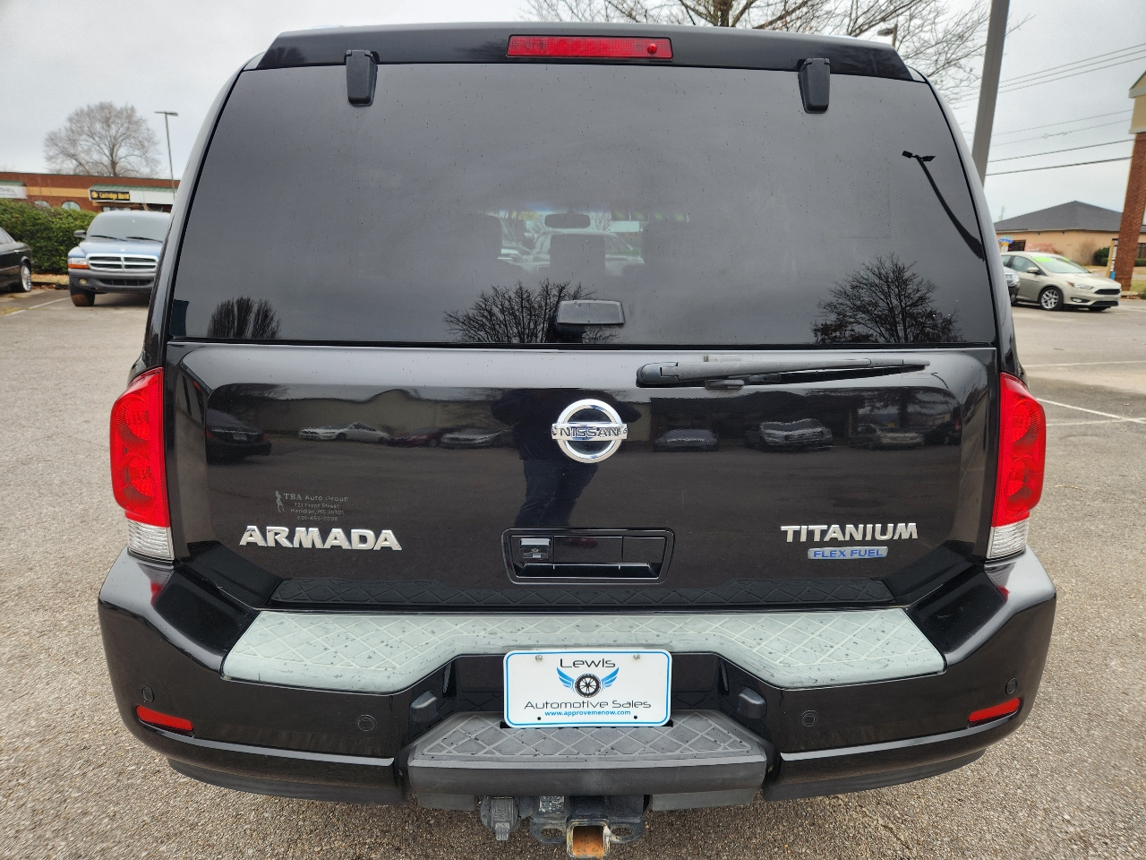 Nissan Armada SE 2WD 2010
