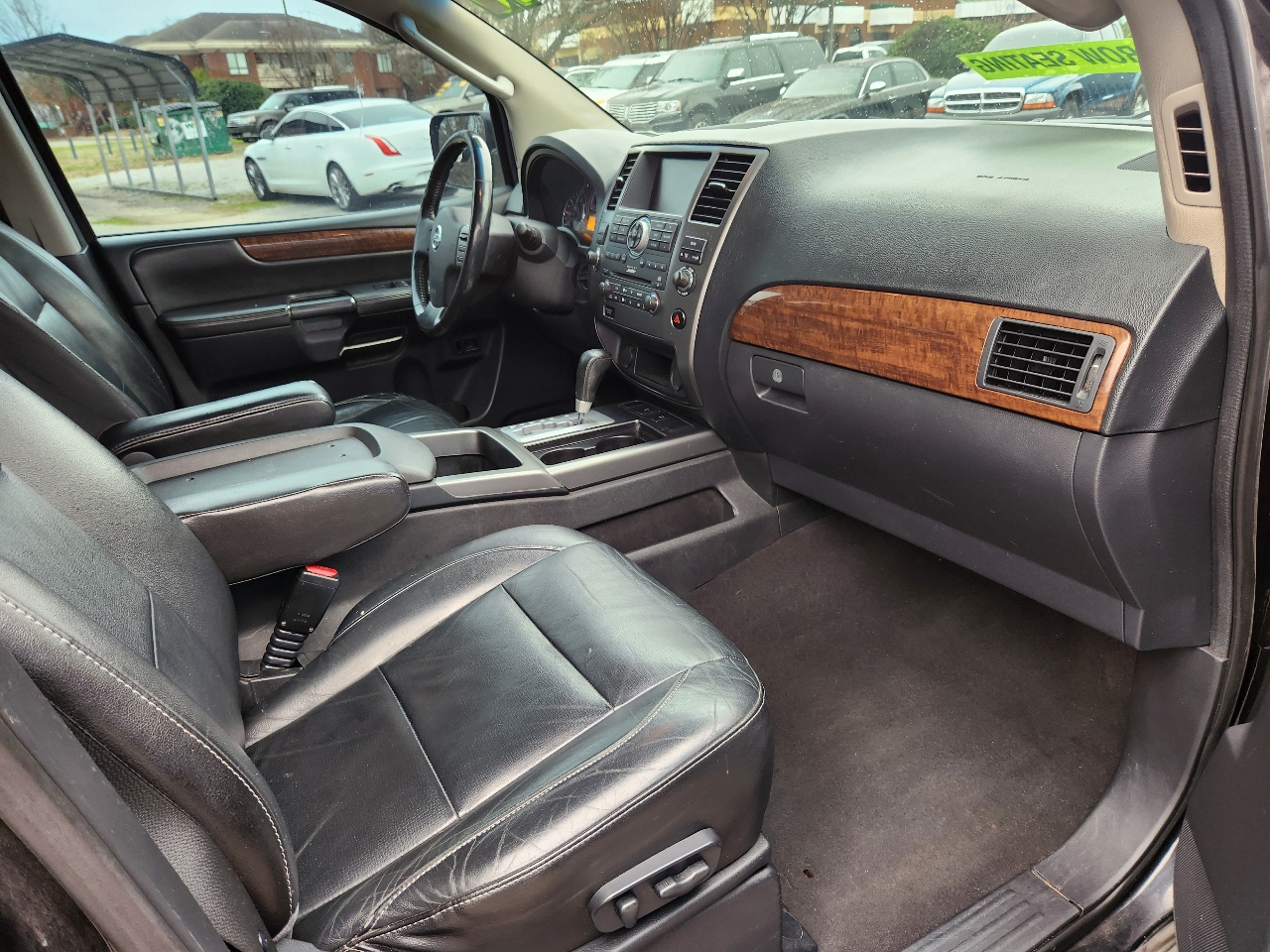 Nissan Armada SE 2WD 2010