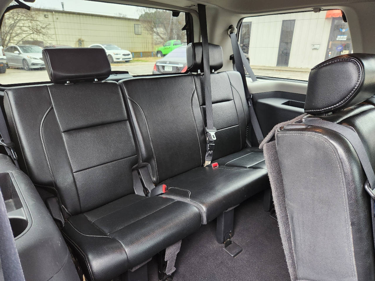 Nissan Armada SE 2WD 2010