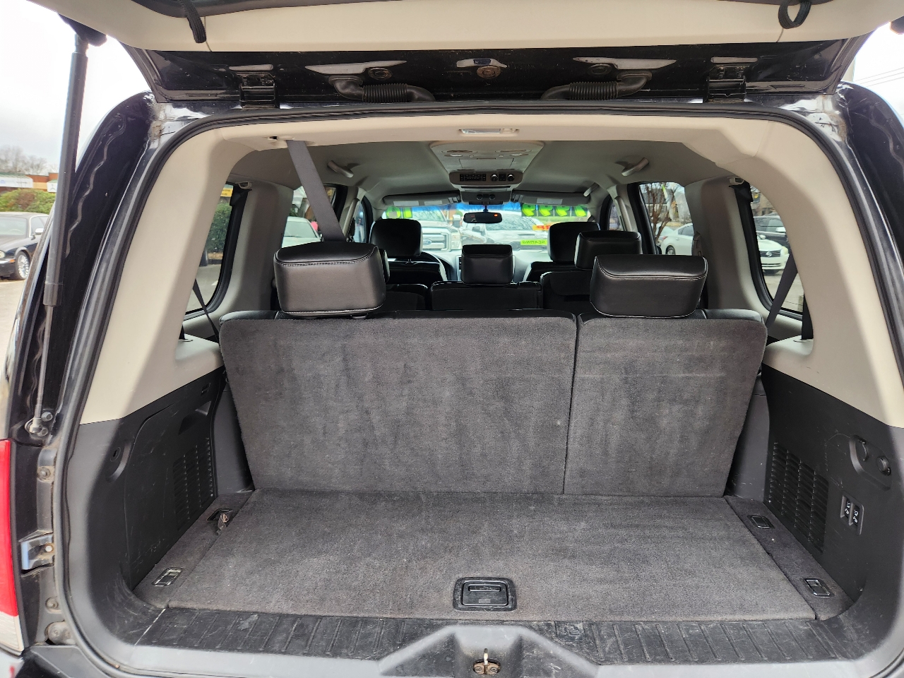 Nissan Armada SE 2WD 2010