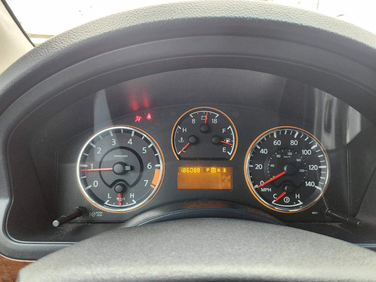 Nissan Armada SE 2WD 2010