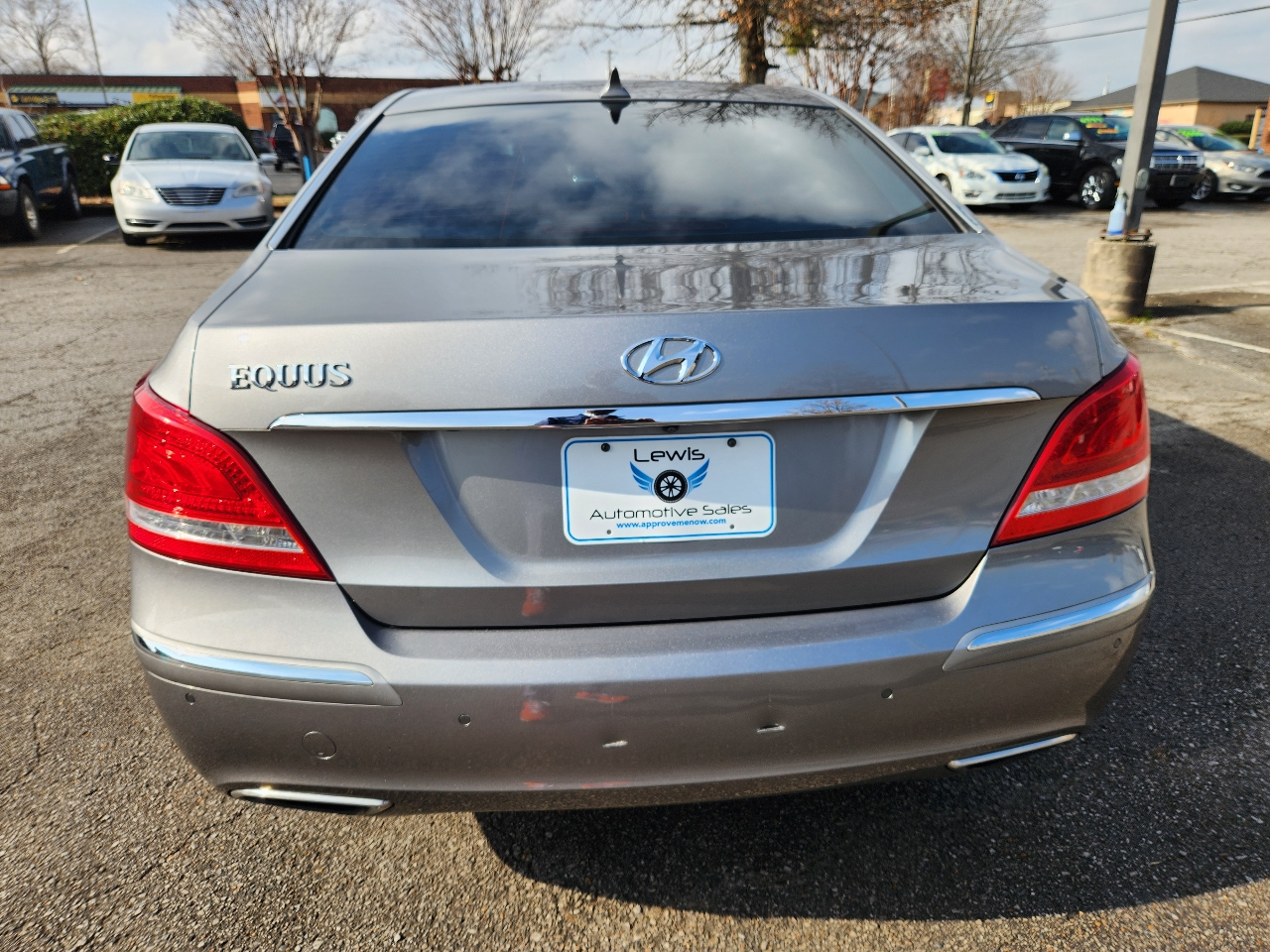 Hyundai Equus Signature 2012