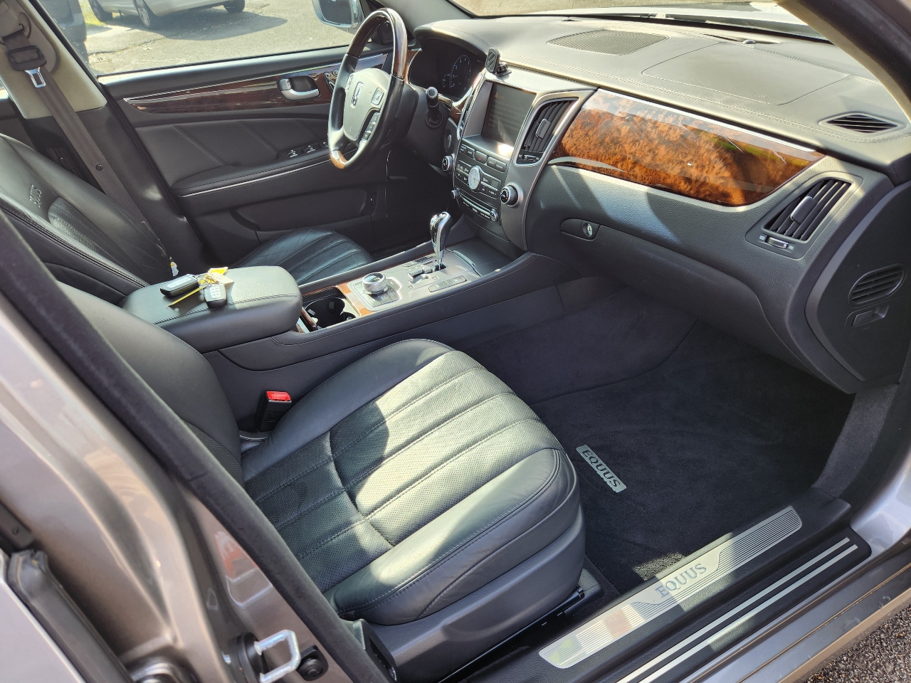 Hyundai Equus Signature 2012