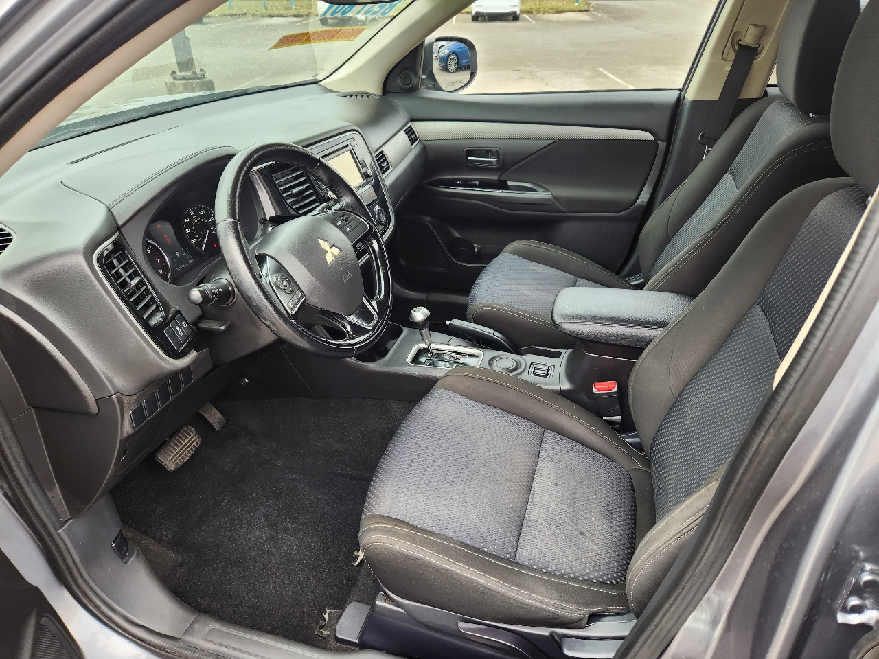 Mitsubishi Outlander SE 2WD 2016