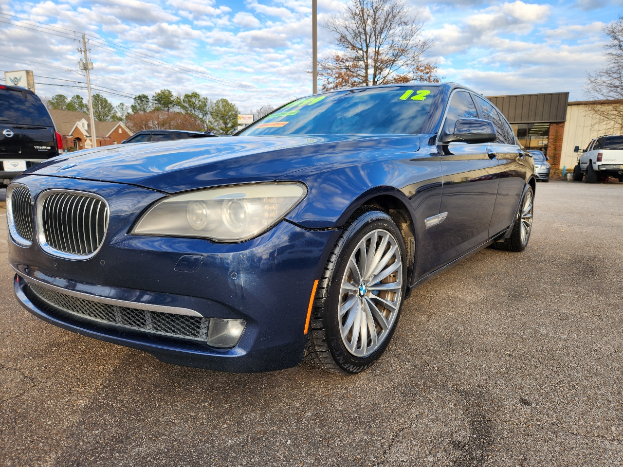 BMW 7-Series 750i xDrive Sedan 2012