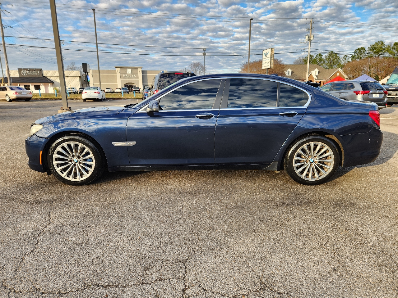 BMW 7-Series 750i xDrive Sedan 2012