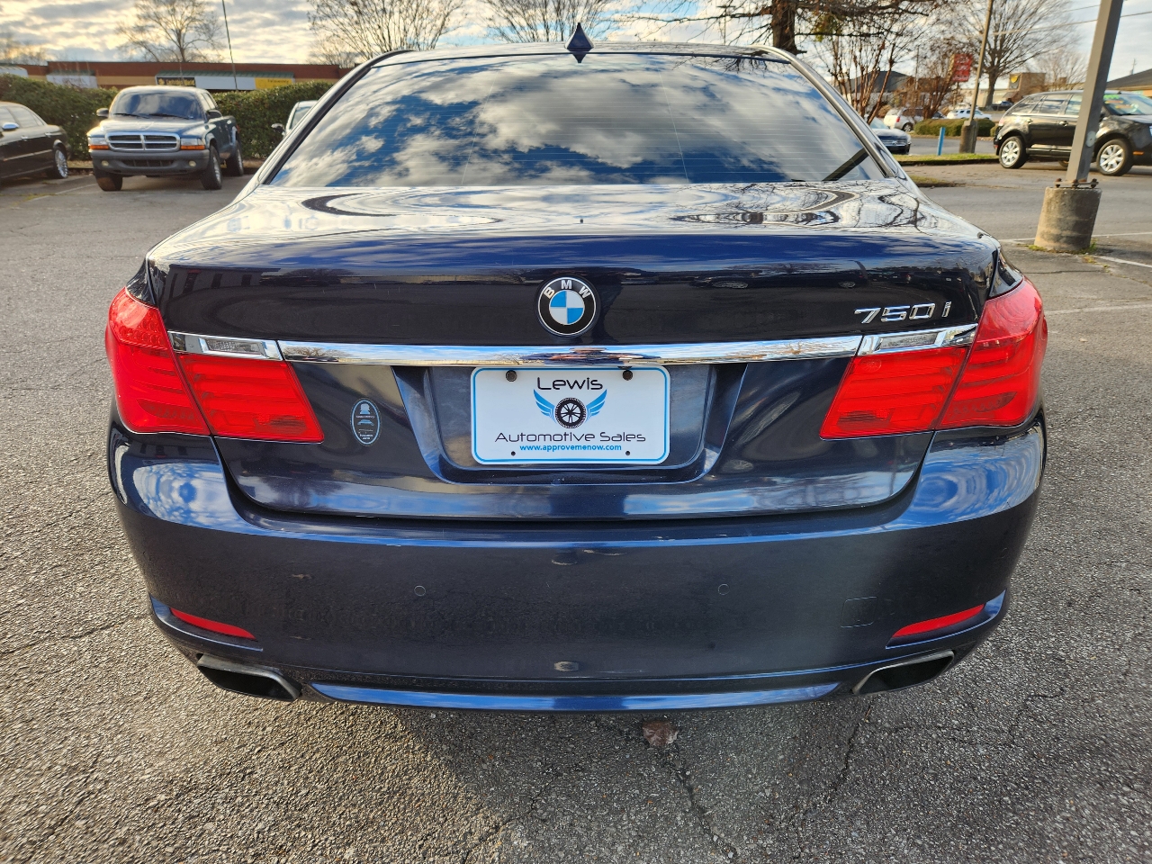 BMW 7-Series 750i xDrive Sedan 2012