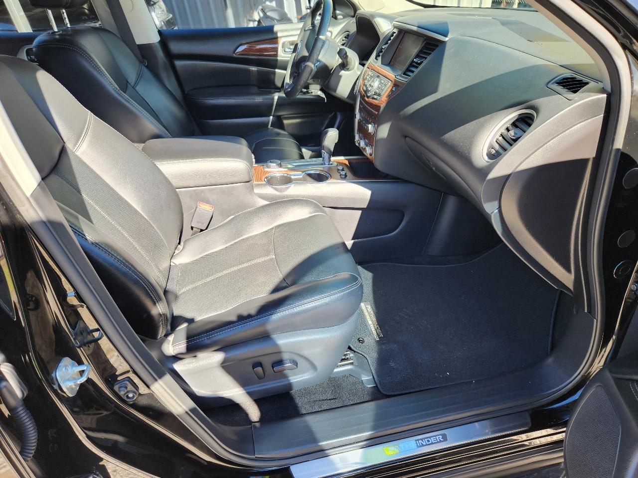 Nissan Pathfinder Platinum 4WD 2017