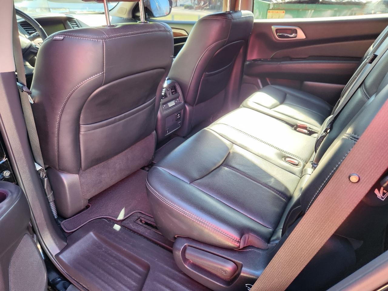 Nissan Pathfinder Platinum 4WD 2017