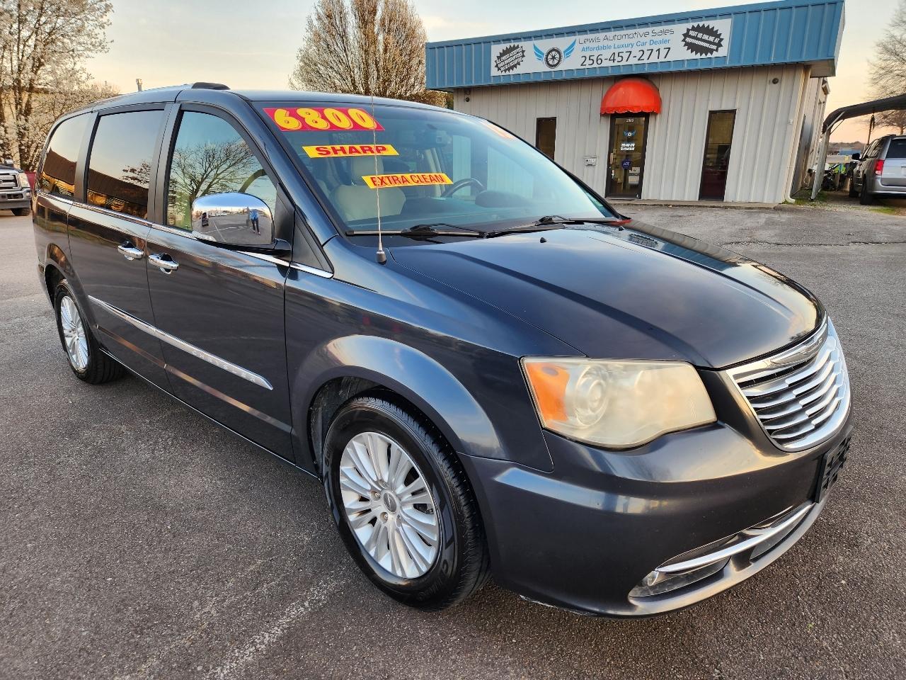 2013 Chrysler Town & Country Limited