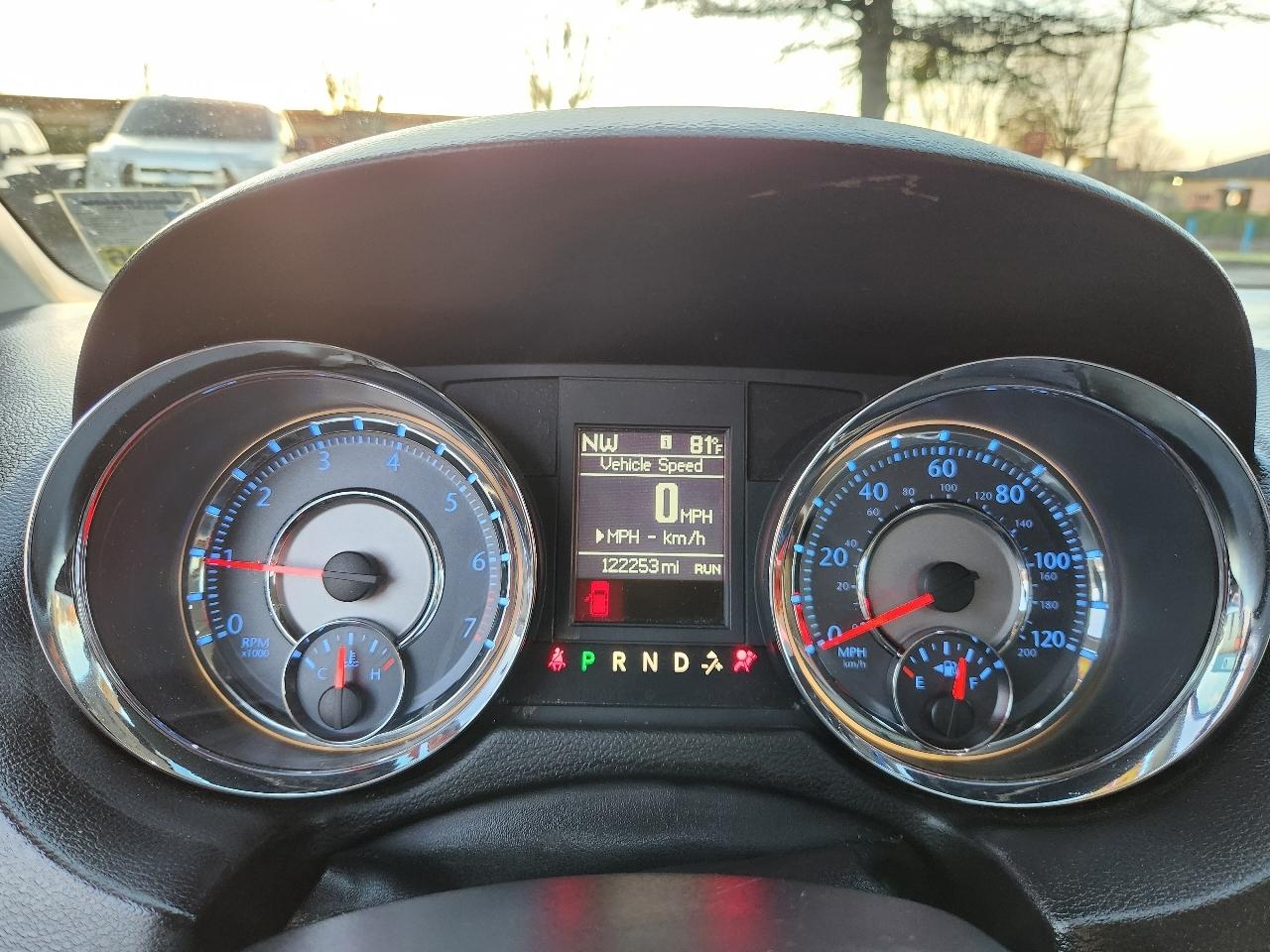 Chrysler Town & Country Limited 2013