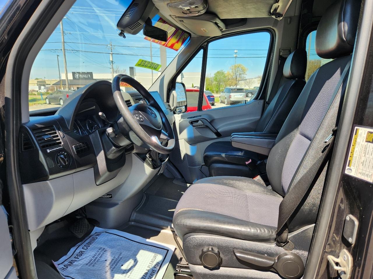 Mercedes-Benz Sprinter 2500 Passenger Van High Roof 170-in. WB 2015