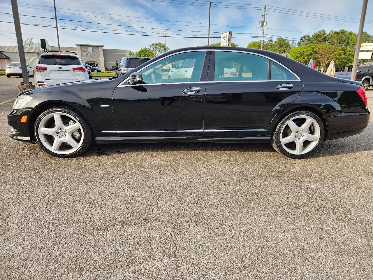 Mercedes-Benz S-Class S550 2012