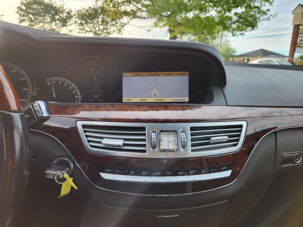 Mercedes-Benz S-Class S550 2012