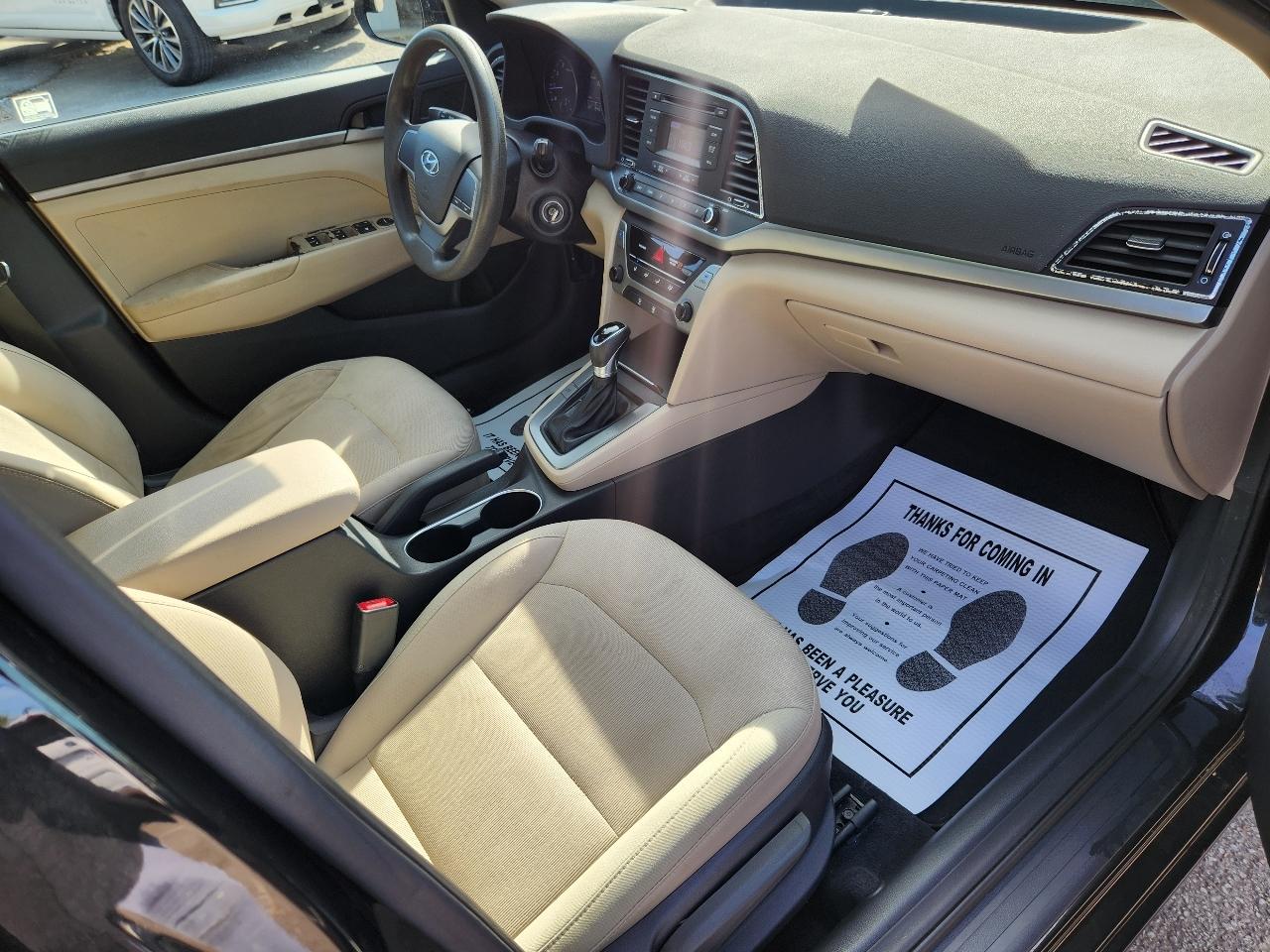 Hyundai Elantra SE 6AT 2017