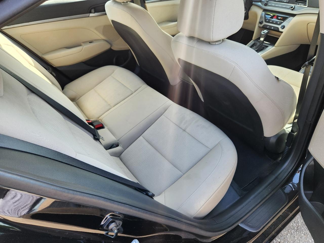 Hyundai Elantra SE 6AT 2017