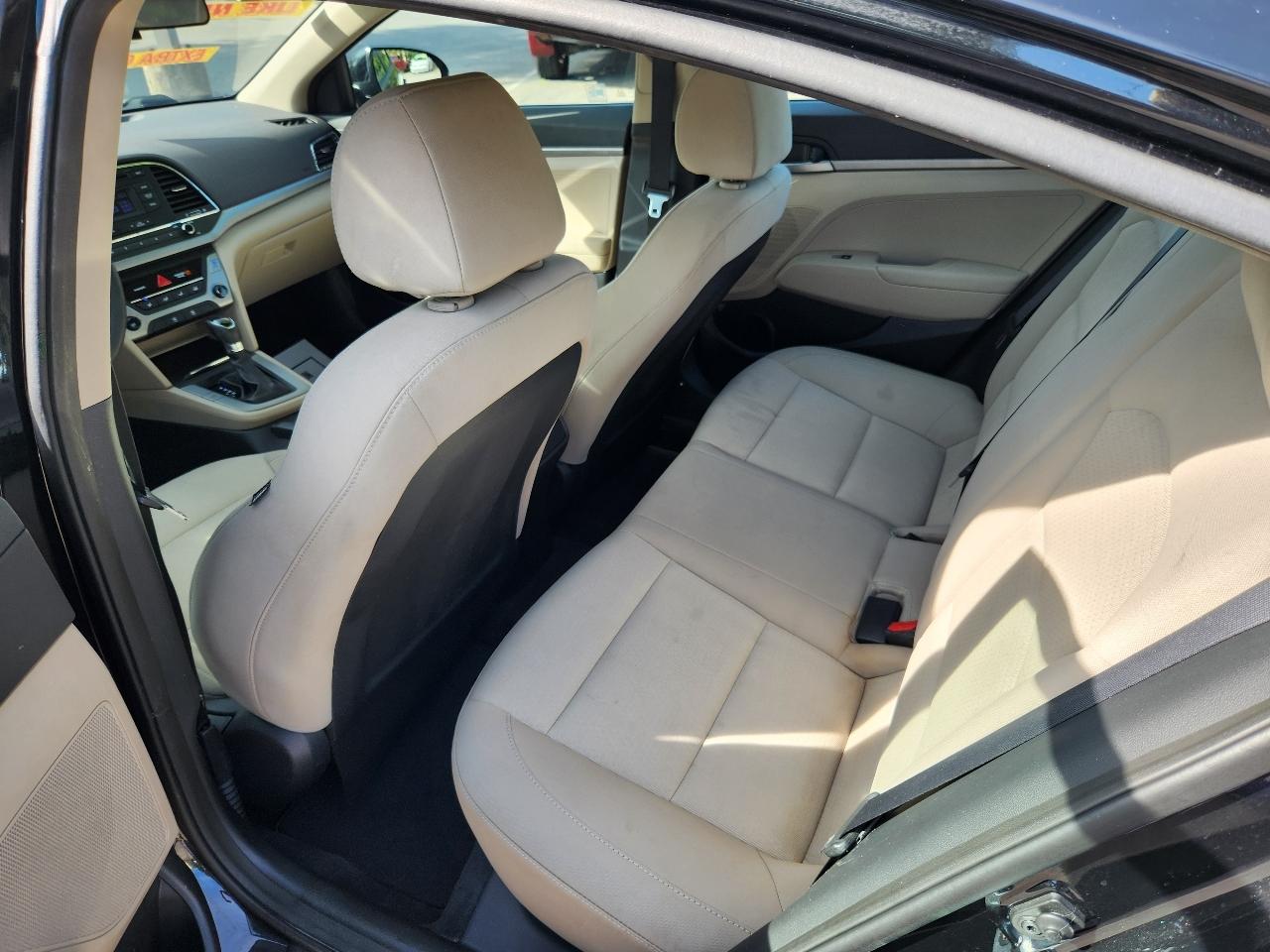 Hyundai Elantra SE 6AT 2017