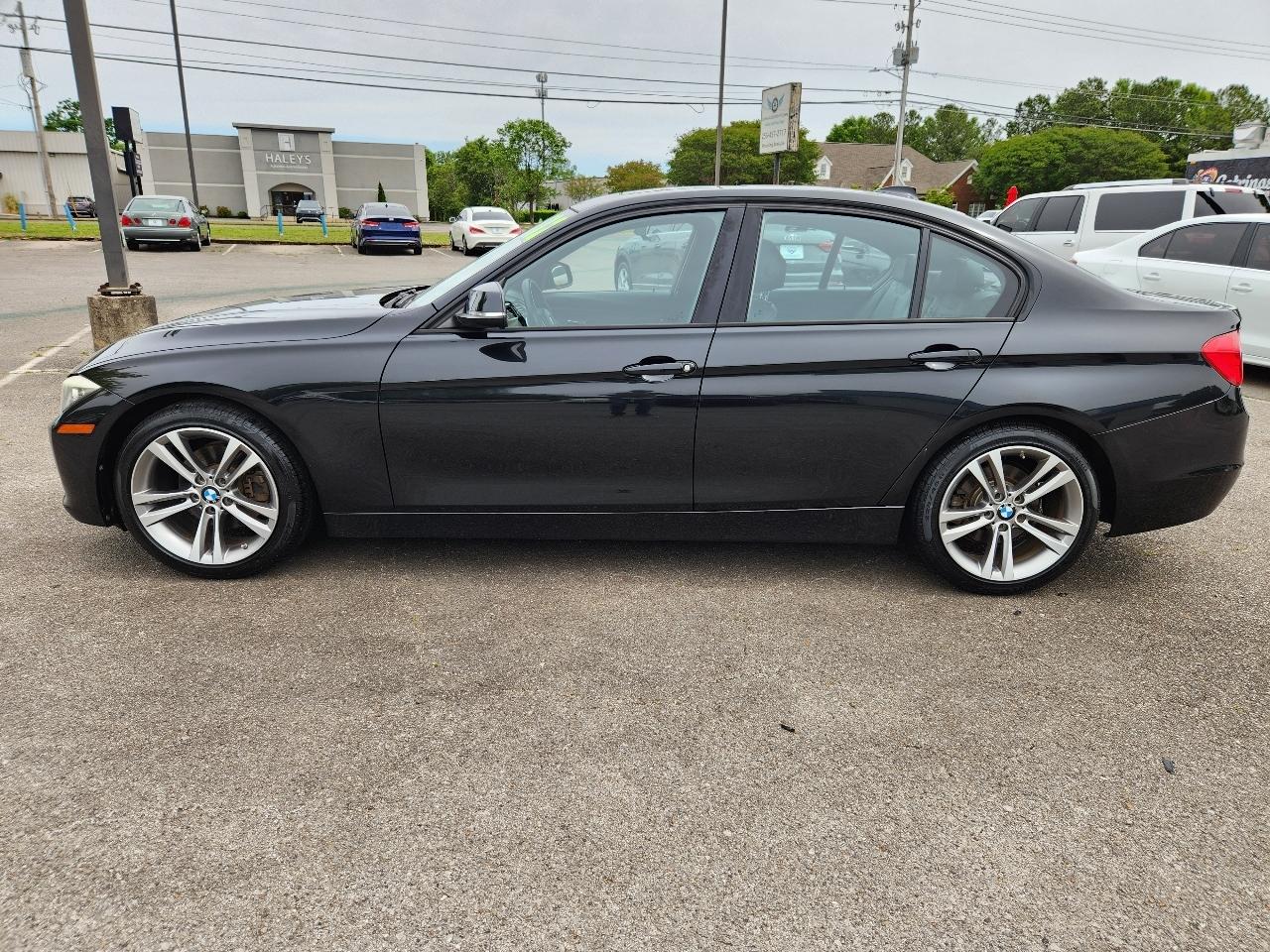 BMW 3-Series 328i Sedan 2012