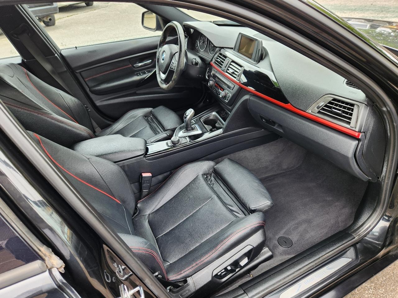 BMW 3-Series 328i Sedan 2012