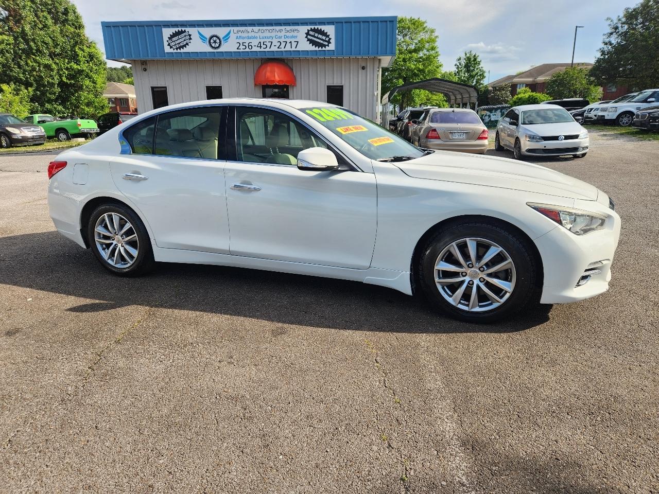 Infiniti Q50 Base AWD 2015