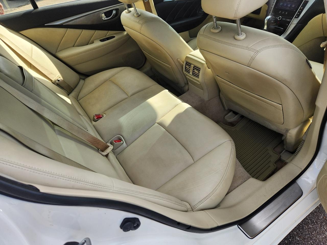 Infiniti Q50 Base AWD 2015