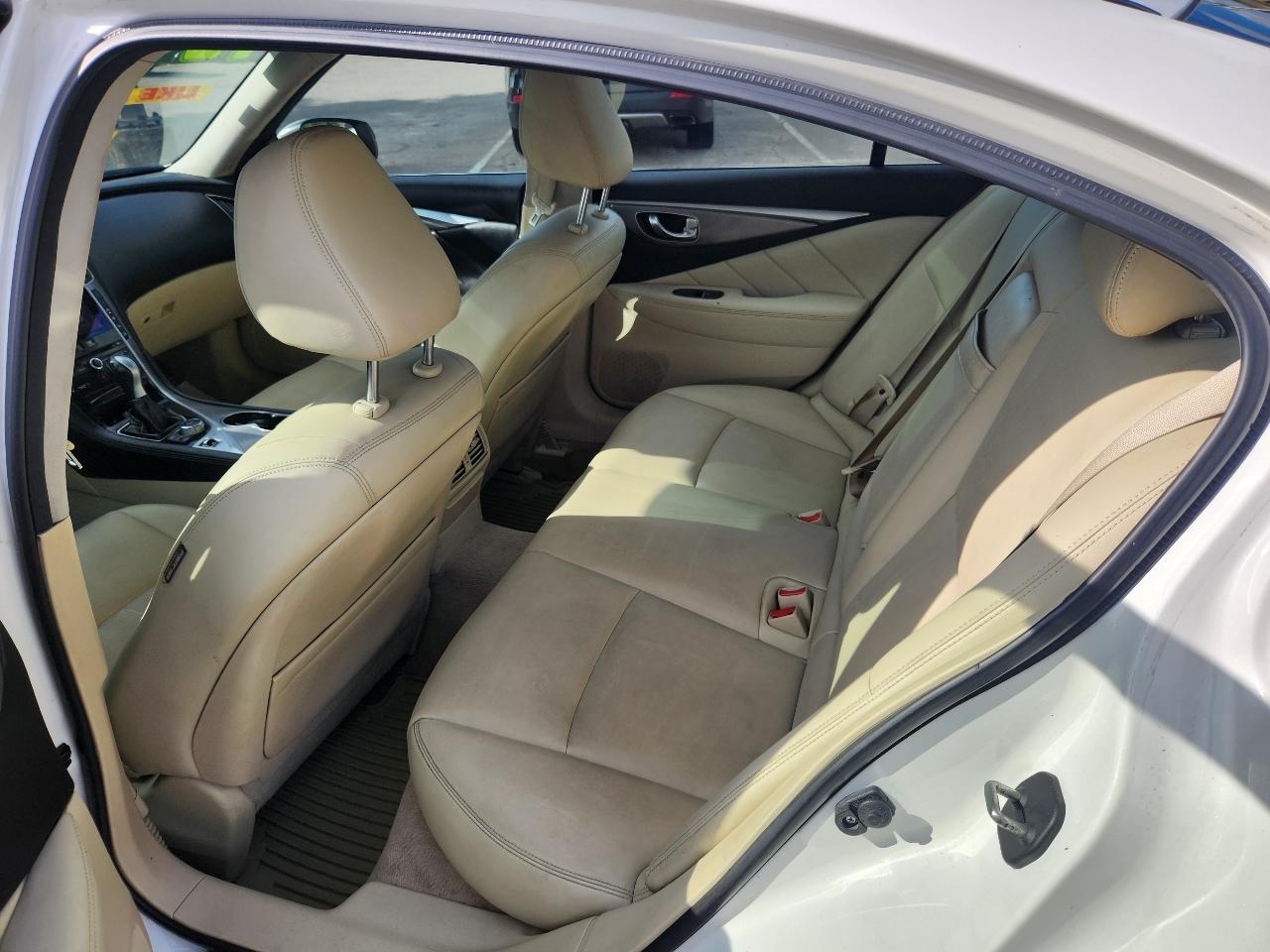 Infiniti Q50 Base AWD 2015