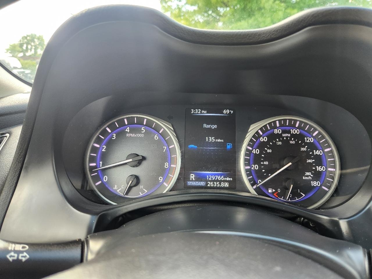 Infiniti Q50 Base AWD 2015