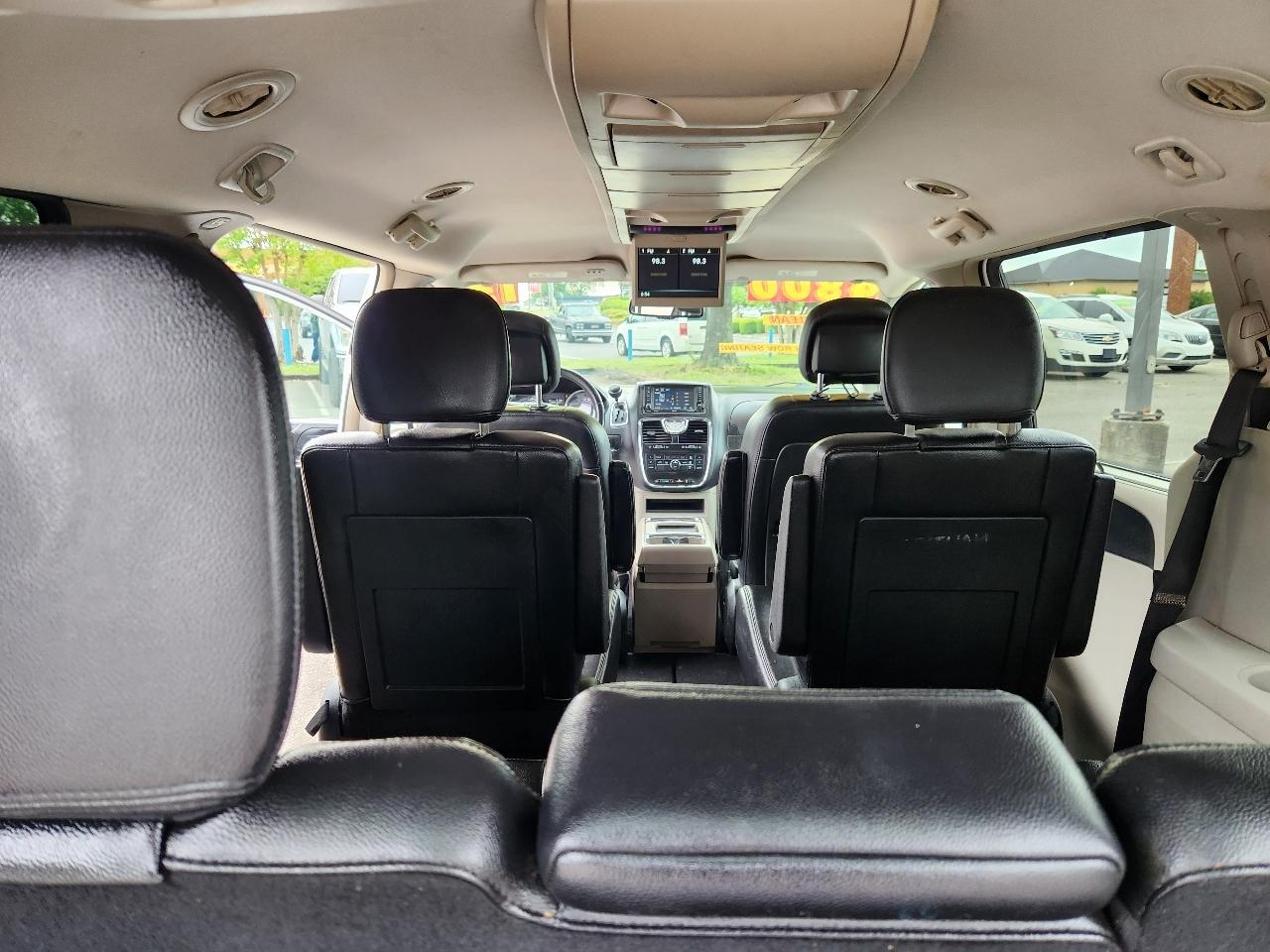 Chrysler Town & Country Touring 2013