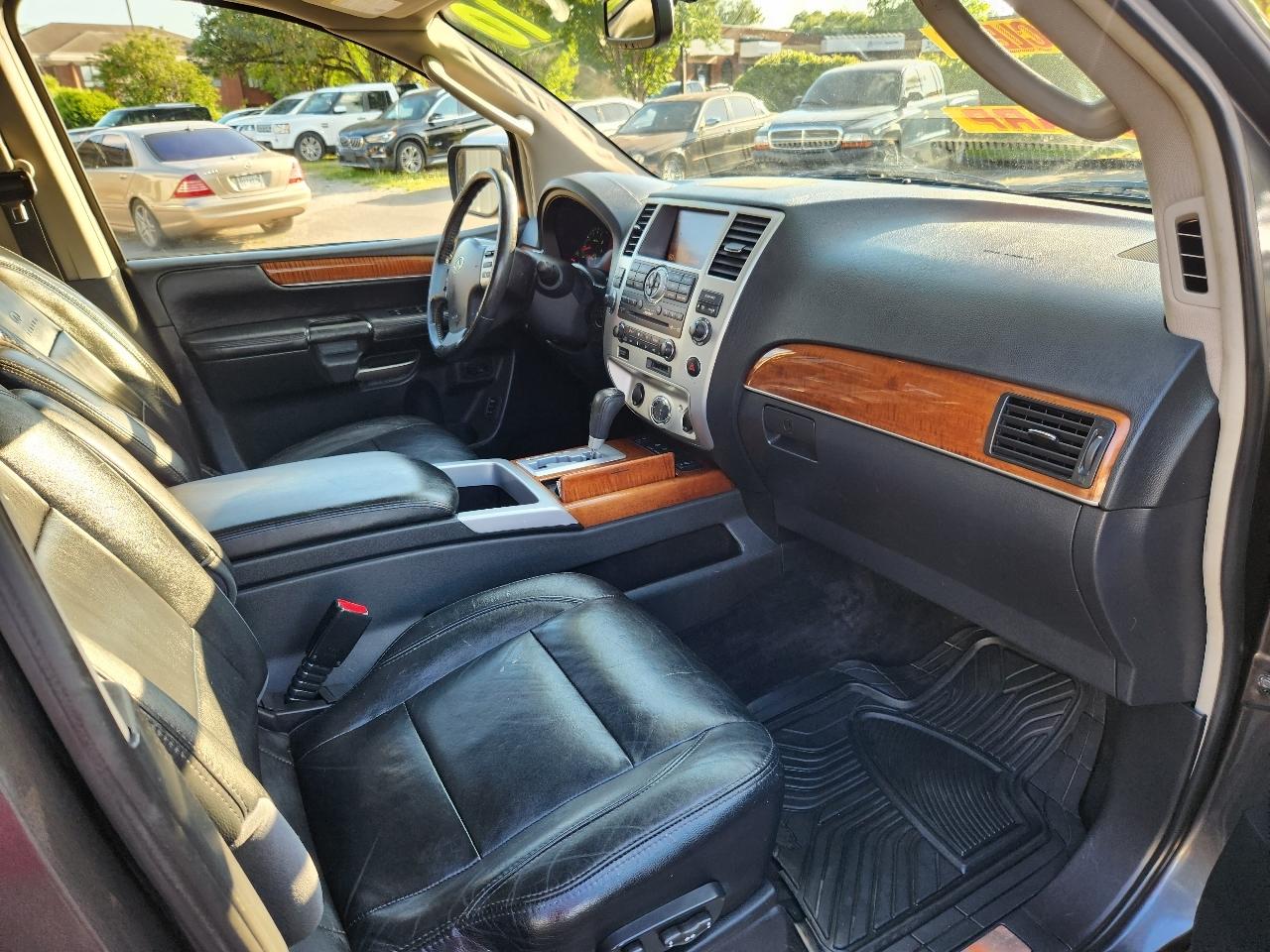 Infiniti QX56 RWD 2010