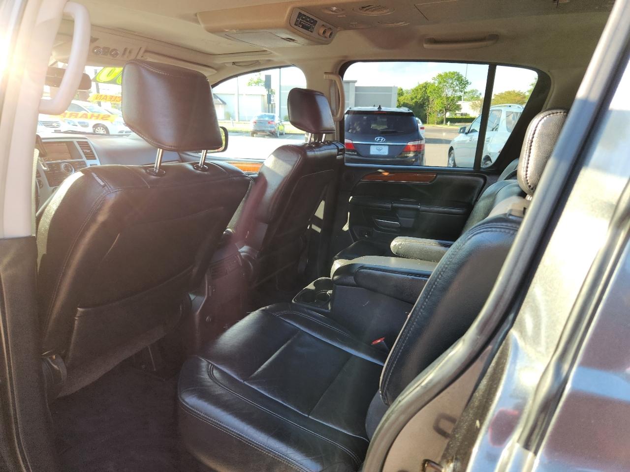 Infiniti QX56 RWD 2010