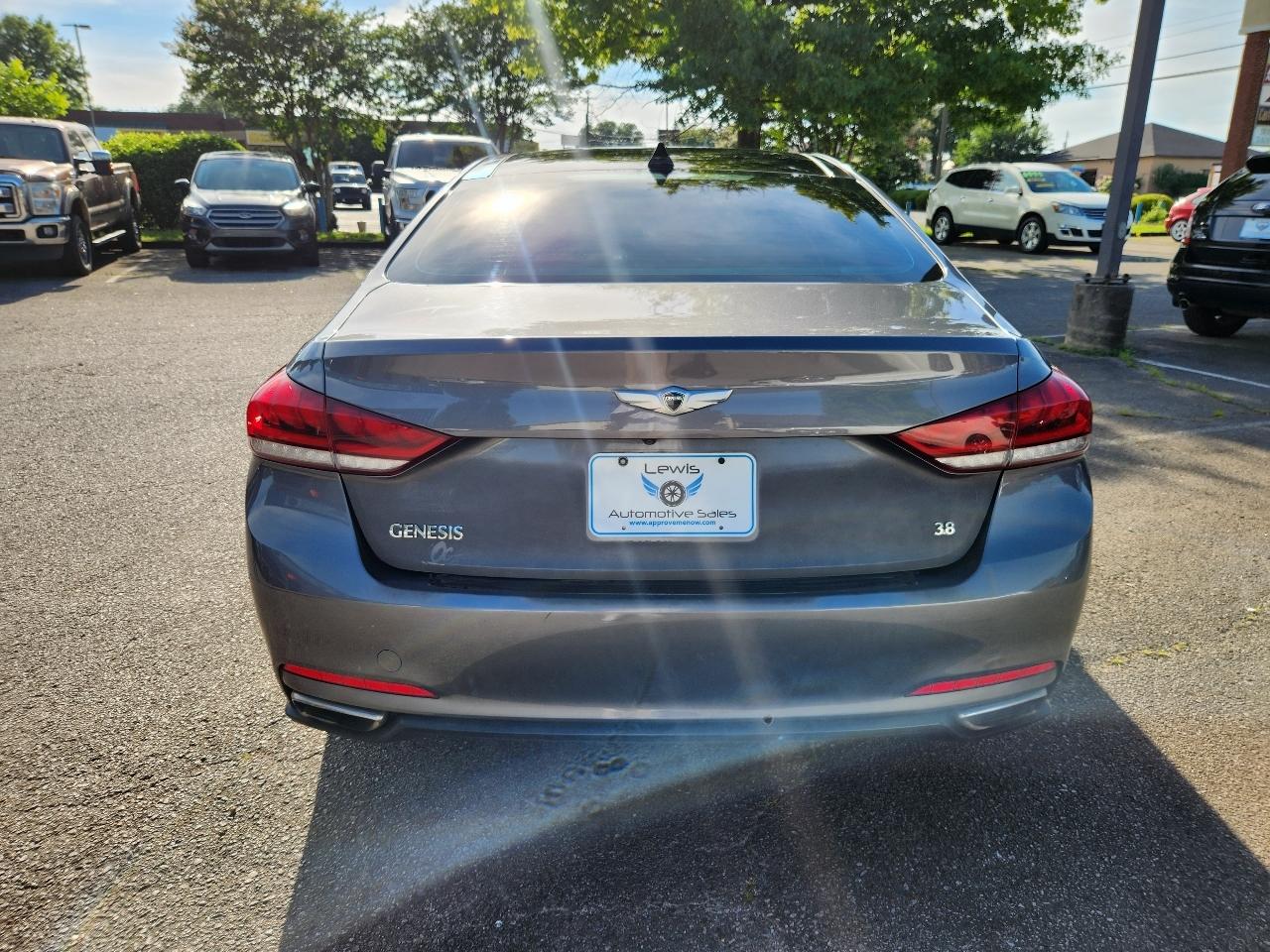 Hyundai Genesis 3.8L 2015