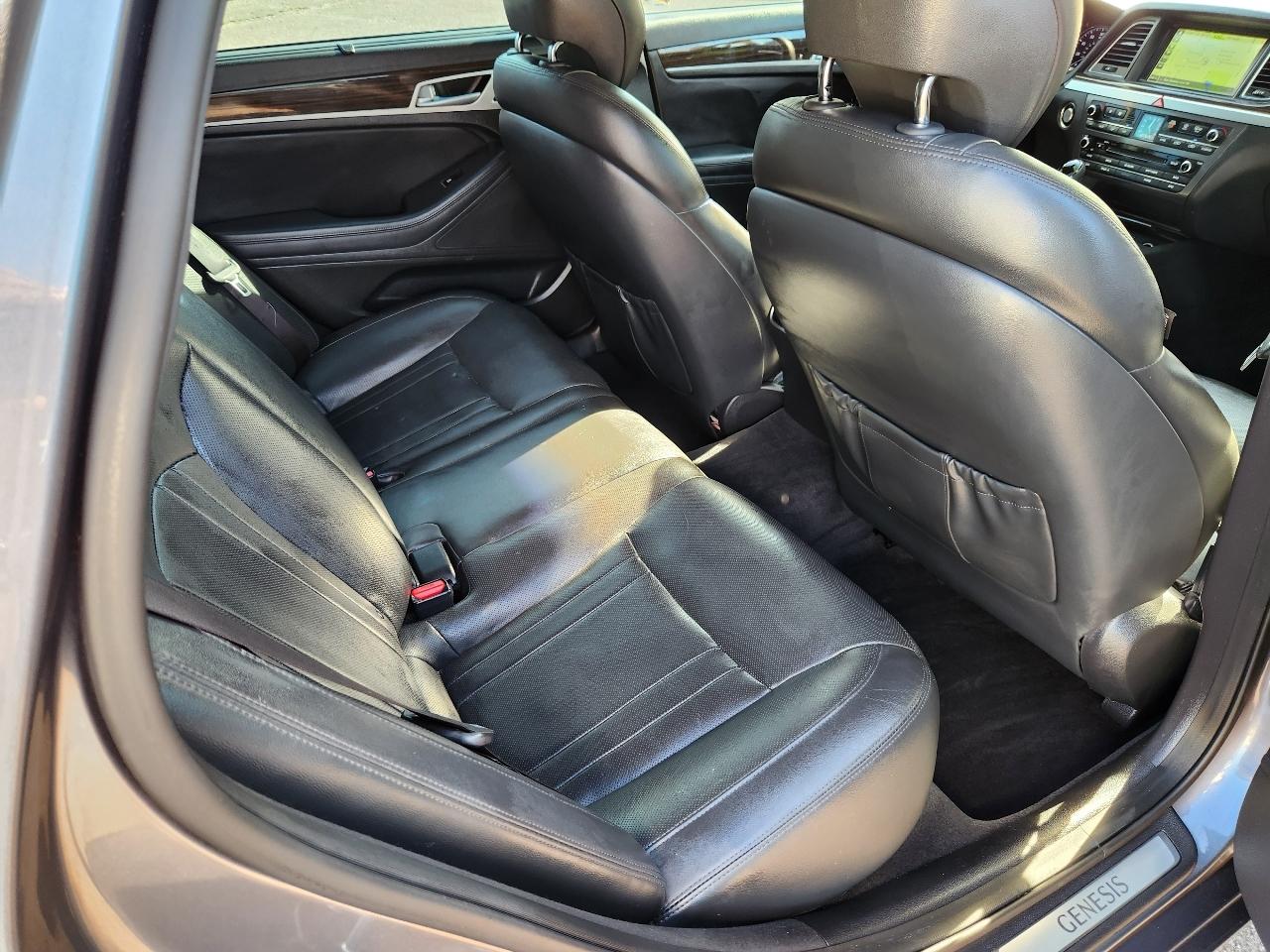 Hyundai Genesis 3.8L 2015