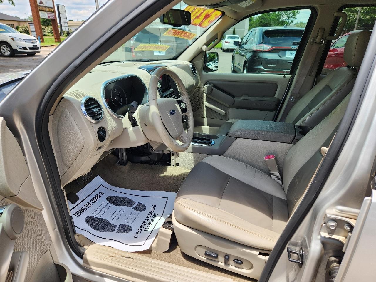 Ford Explorer XLT 4.0L 2WD 2007