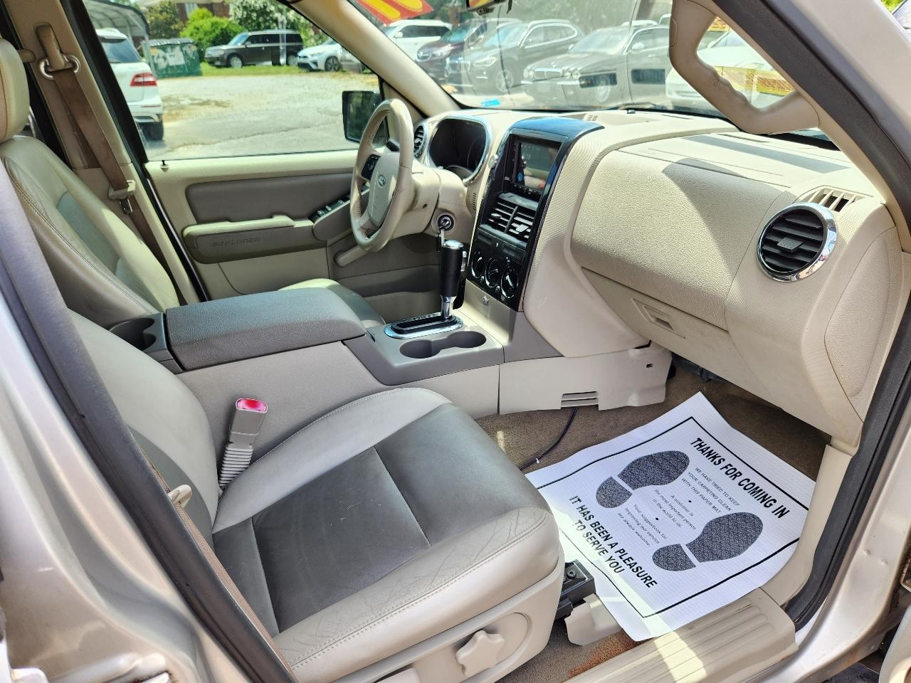 Ford Explorer XLT 4.0L 2WD 2007