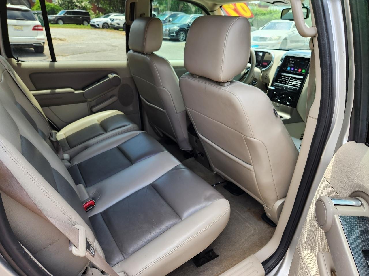 Ford Explorer XLT 4.0L 2WD 2007