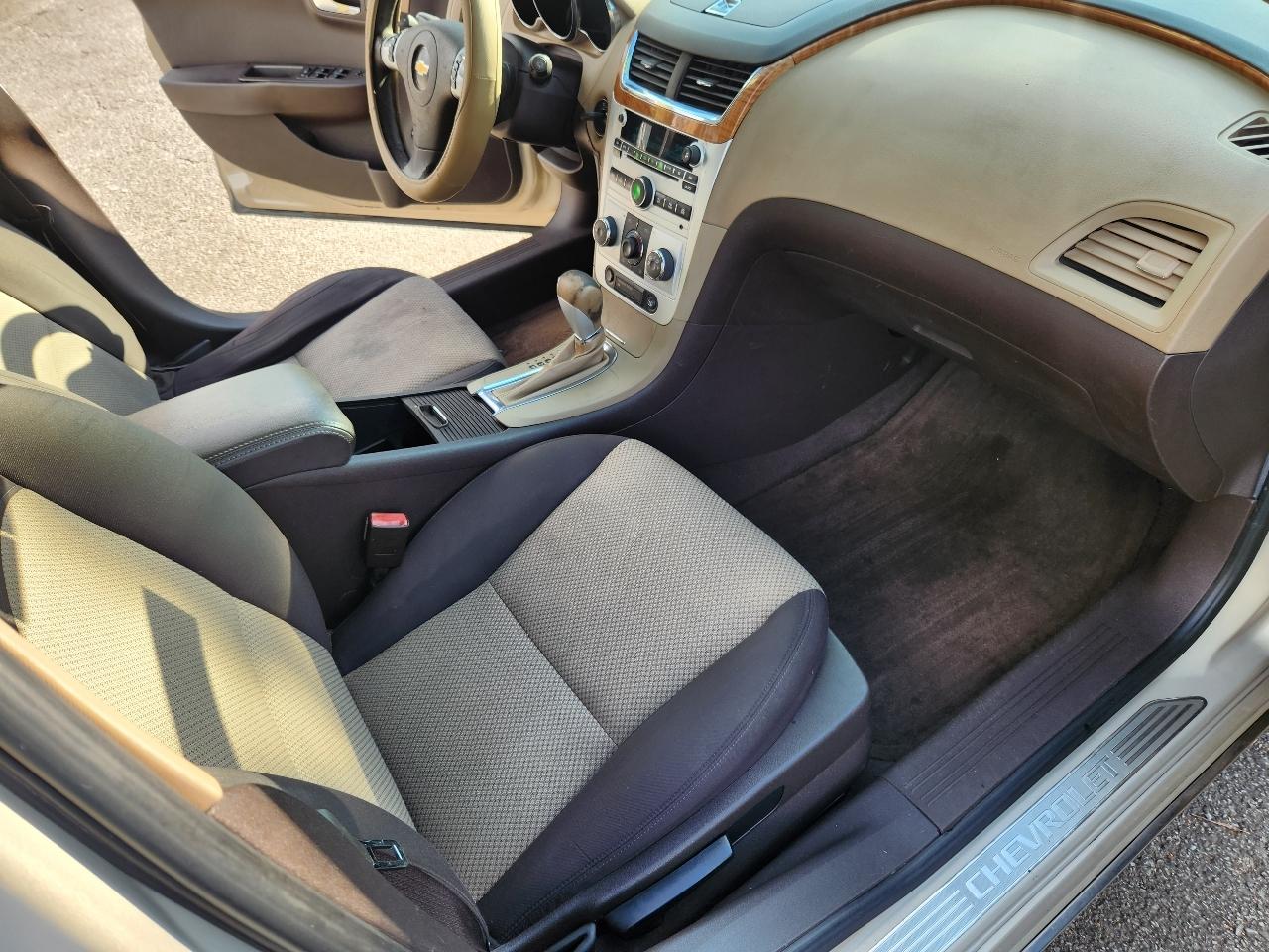 Chevrolet Malibu 1LT 2010