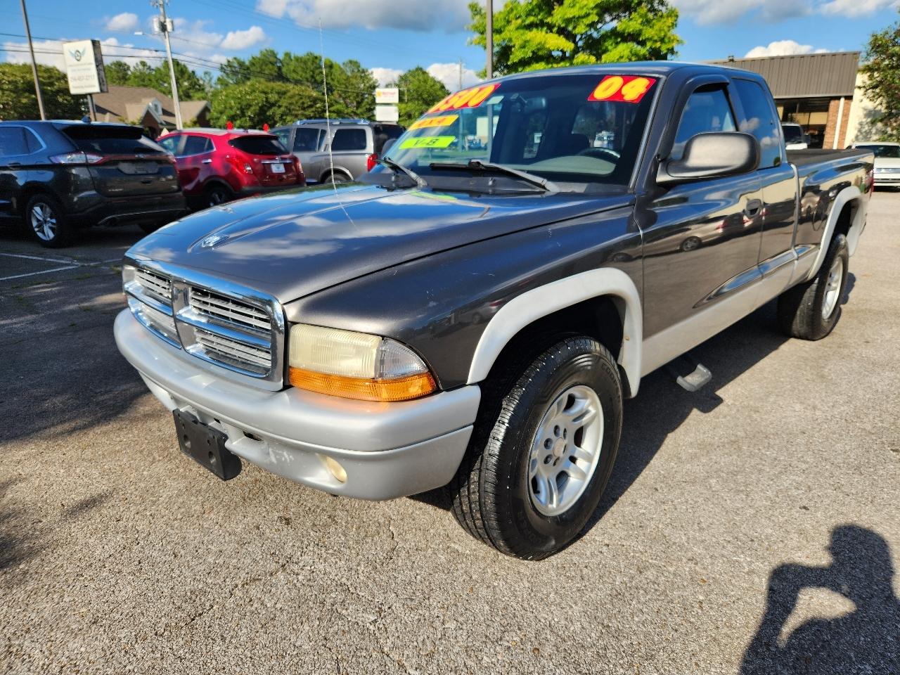 Dodge Dakota SLT Club Cab 4WD 2004