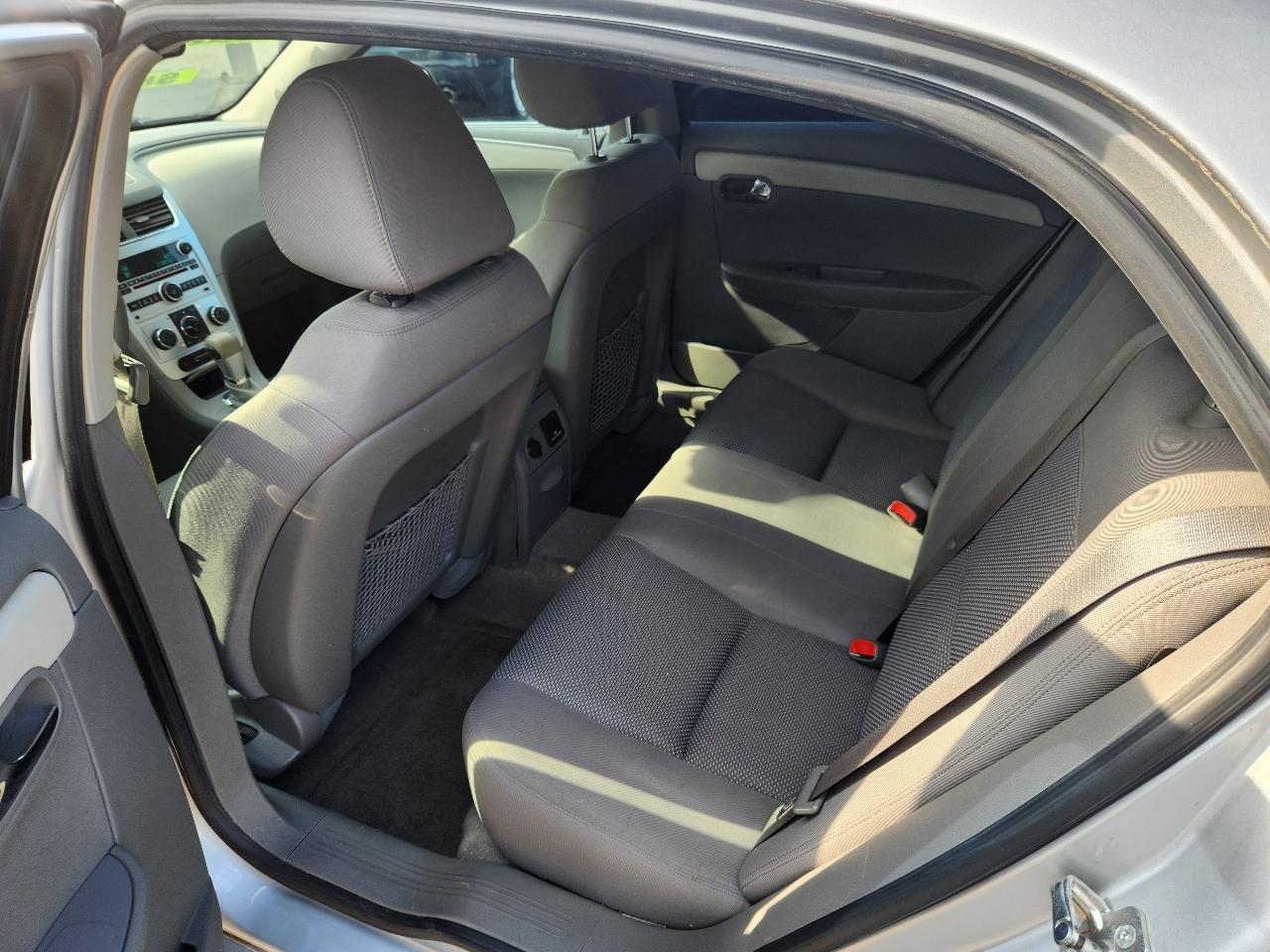 Chevrolet Malibu 1LT 2012
