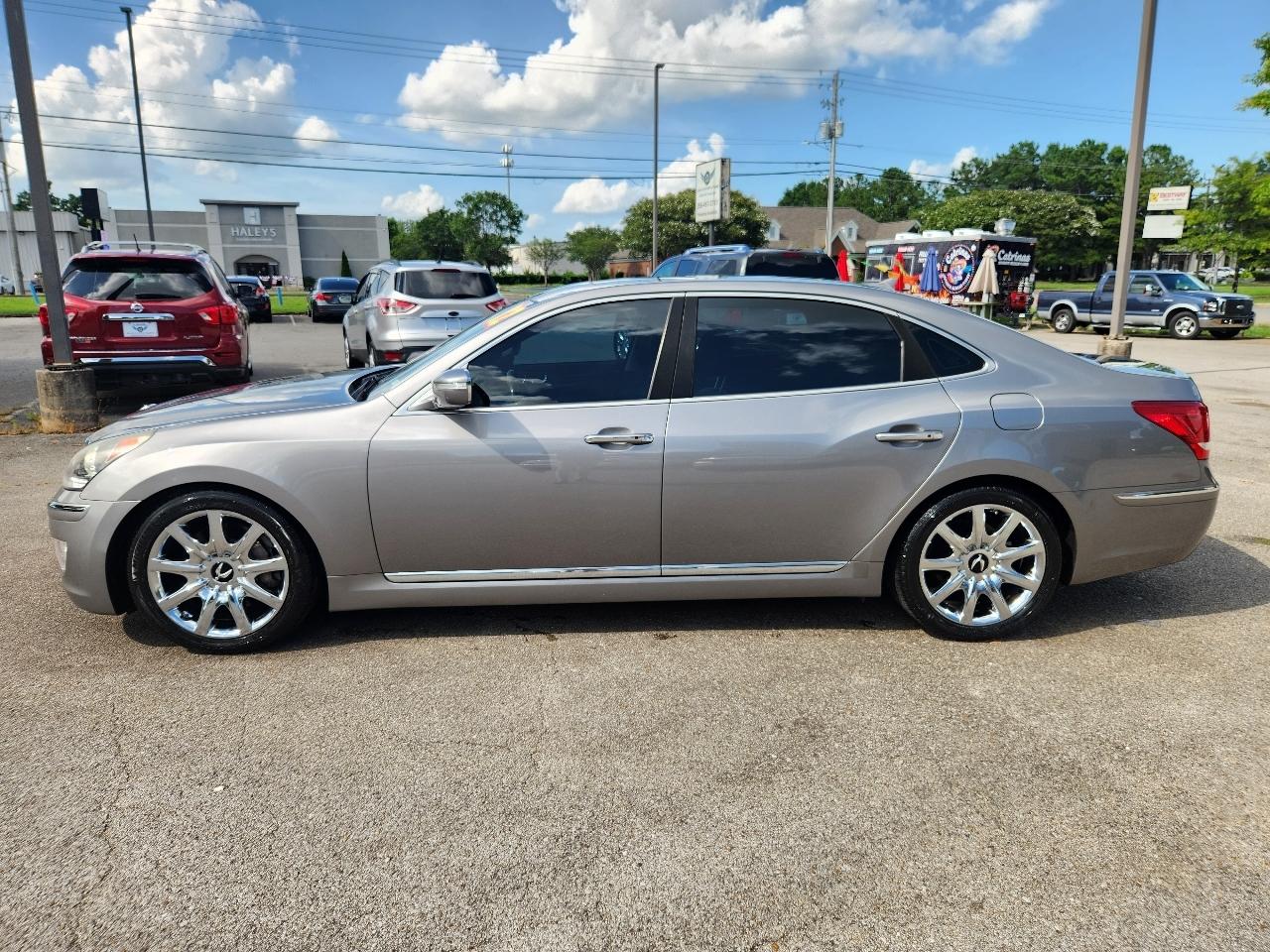 Hyundai Equus Signature 2012