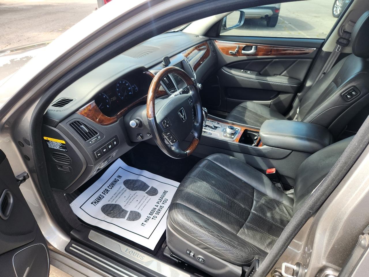 Hyundai Equus Signature 2012