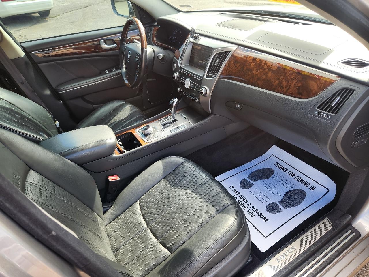 Hyundai Equus Signature 2012