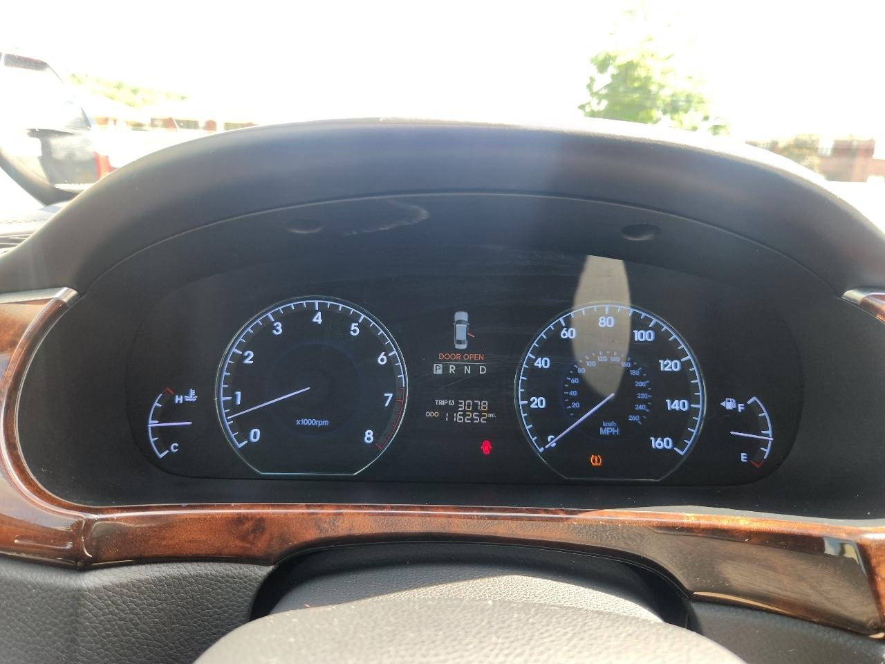 Hyundai Equus Signature 2012
