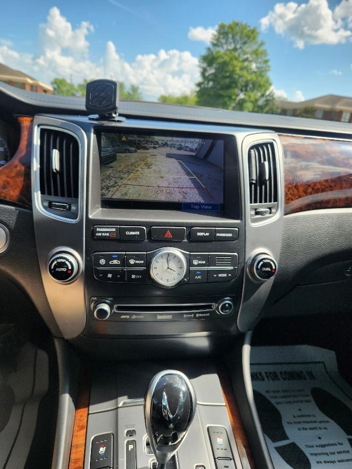Hyundai Equus Signature 2012