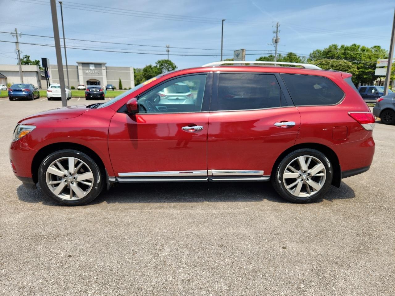 Nissan Pathfinder SV 2WD 2015