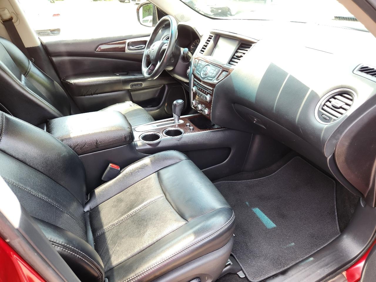 Nissan Pathfinder SV 2WD 2015