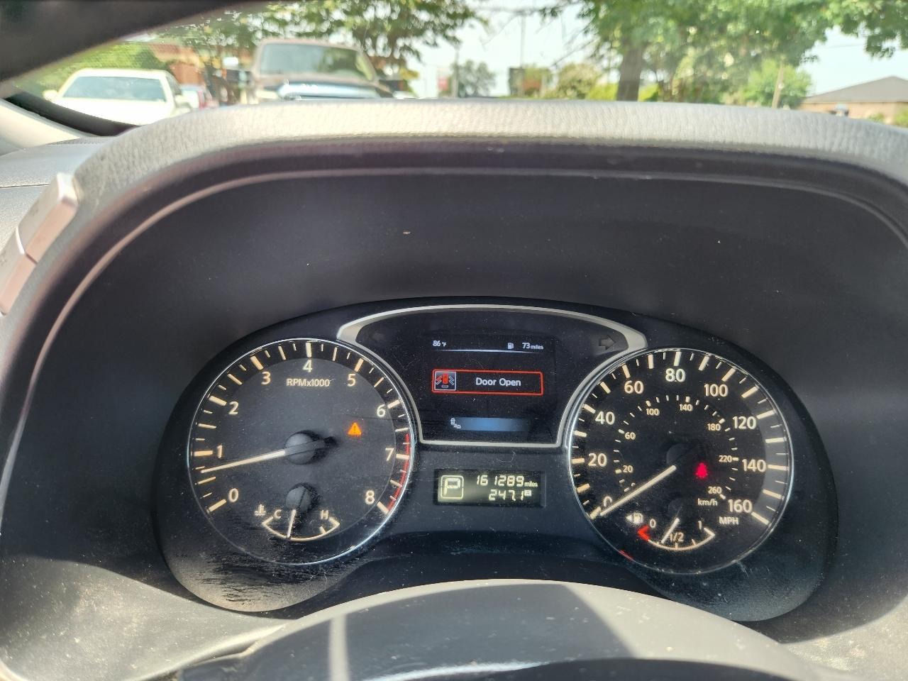 Nissan Pathfinder SV 2WD 2015