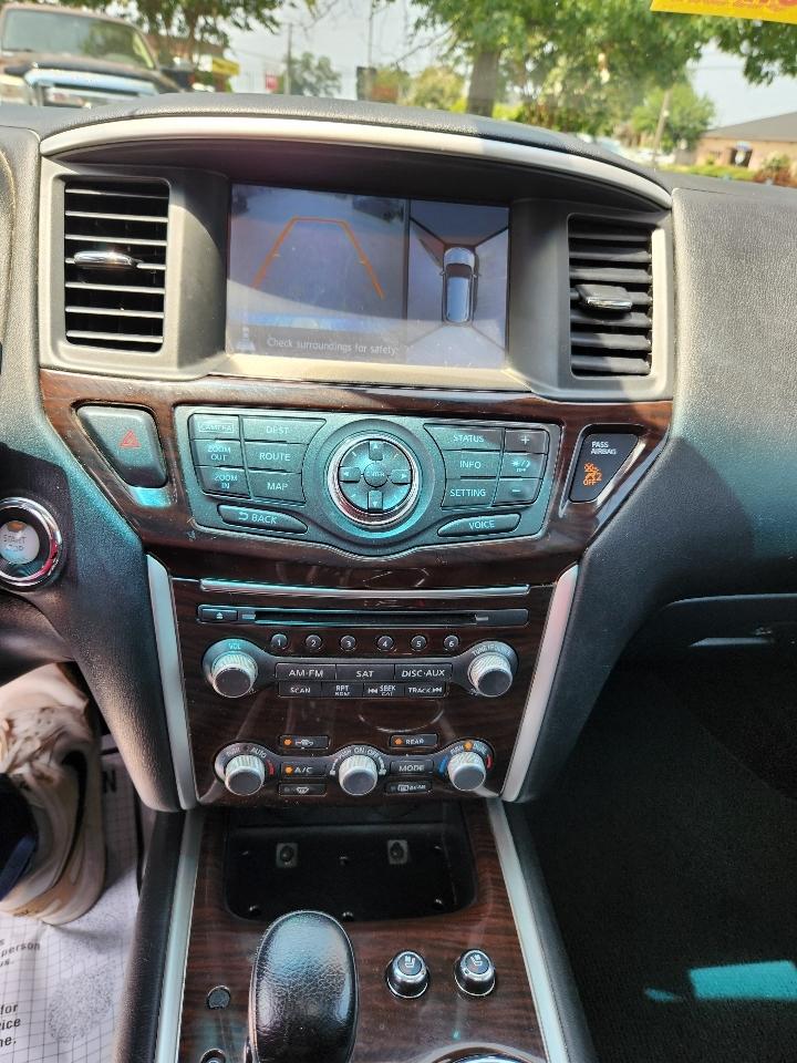 Nissan Pathfinder SV 2WD 2015