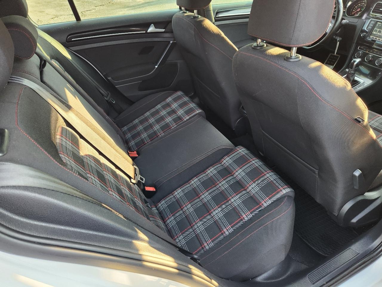 Volkswagen GTI Autobahn 6A 4-Door 2016