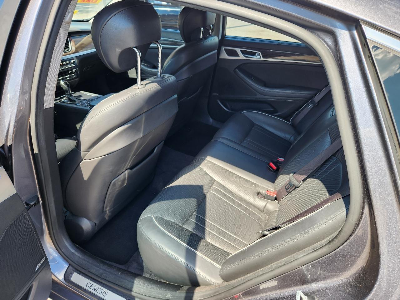 Hyundai Genesis 3.8L 2016